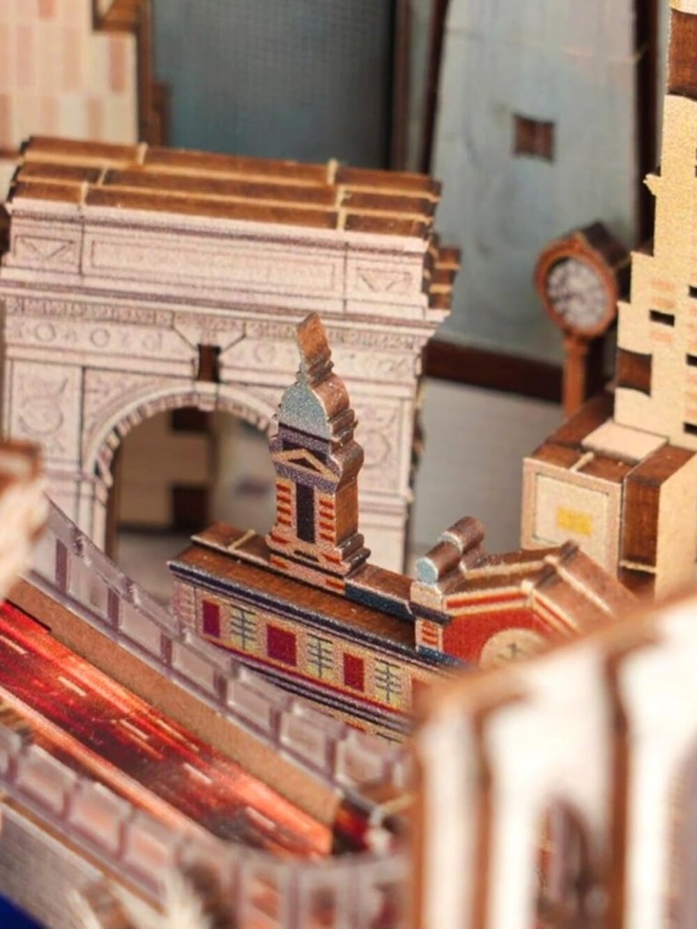 Book Nook Kit DIY 3D Puzzle Craft Miniature Wooden The Statue Of Liberty NYC - Picture 4 of 13